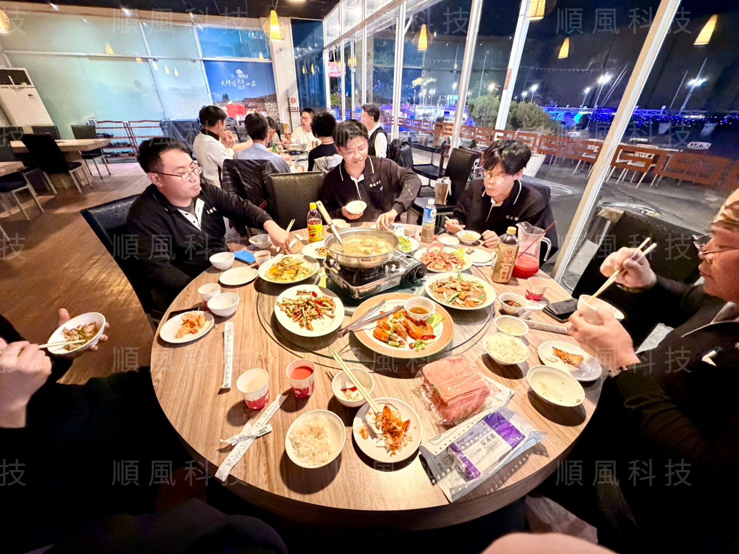 順風加班大餐 - 謝謝 每位弟兄的 加班衝刺，老闆帶大家，吃個 順風加班大餐，辛苦兄弟們，謝謝!的第2張圖片